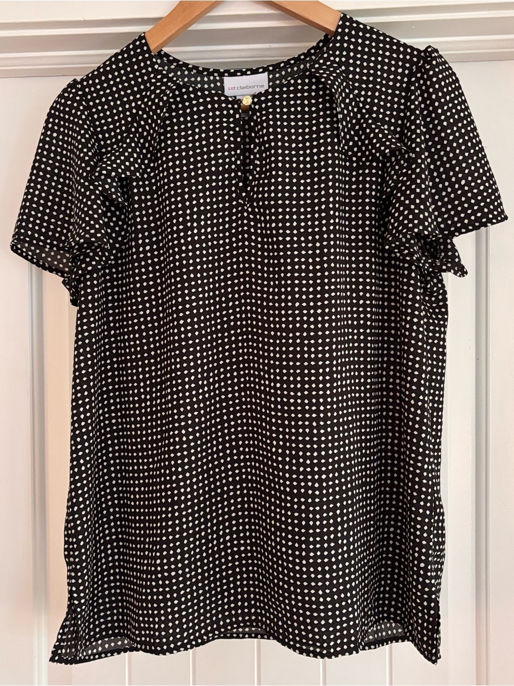 Liz Claiborne Black and White Short Flutter Sleeve Blouse SZ Small